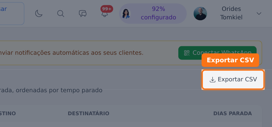 O botão Exportar CSV fica no canto superior direito da tela, ao lado do título Aging de Retirada, e só aparece quando há encomenda aguardando retirada